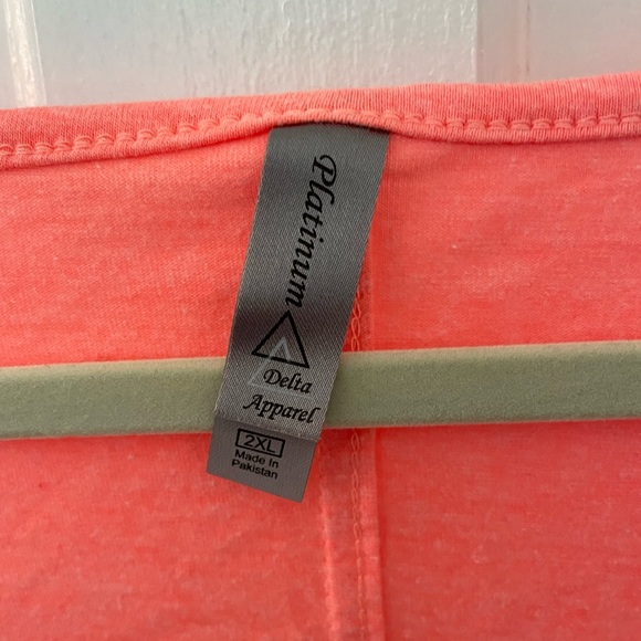 NWOT Bundle of Women’s Tee and Tank Size 2X - Picture 3 of 6